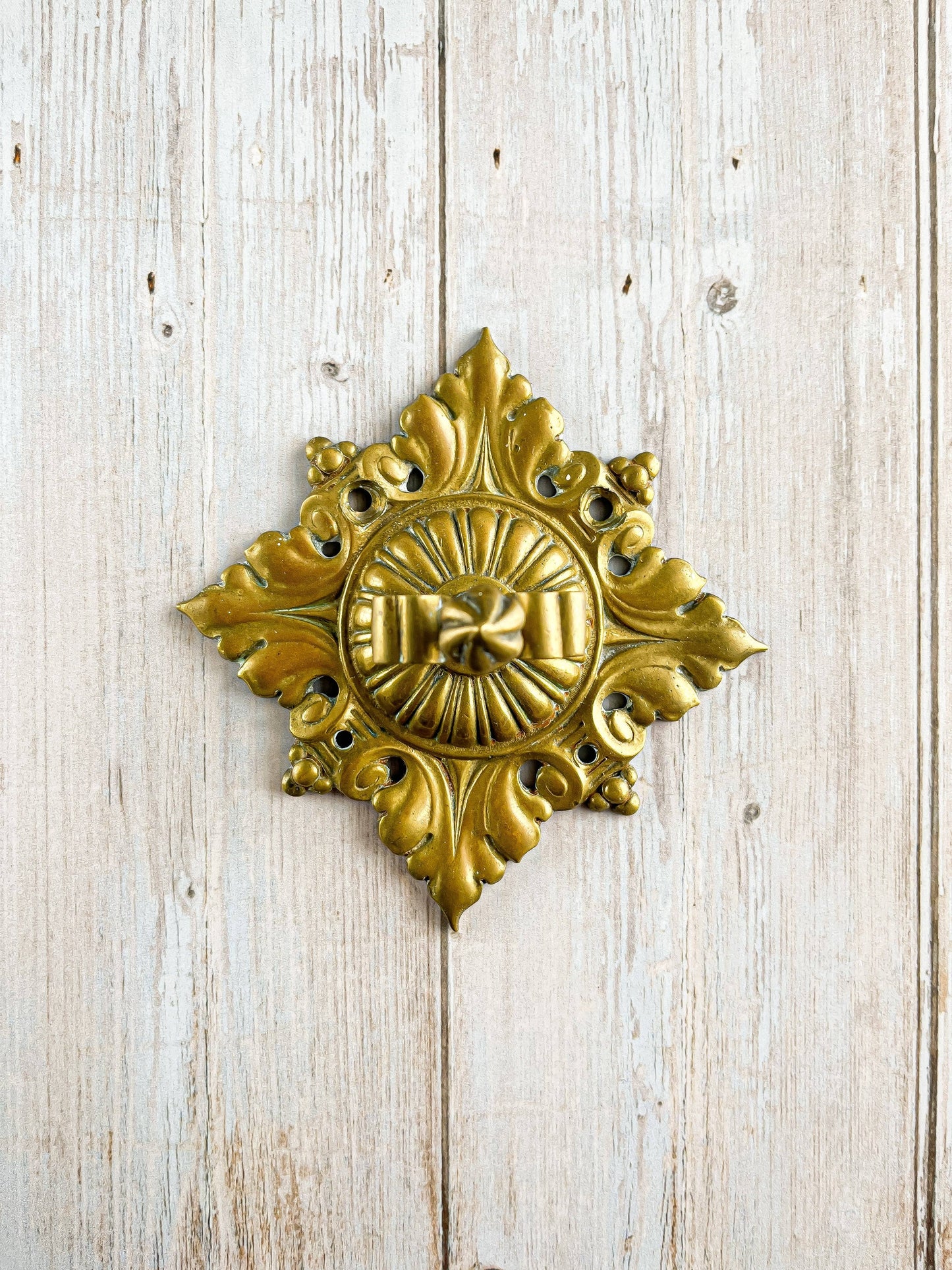 Vintage Brass Wall Sconce with Ornate Detailing - SOSC Home