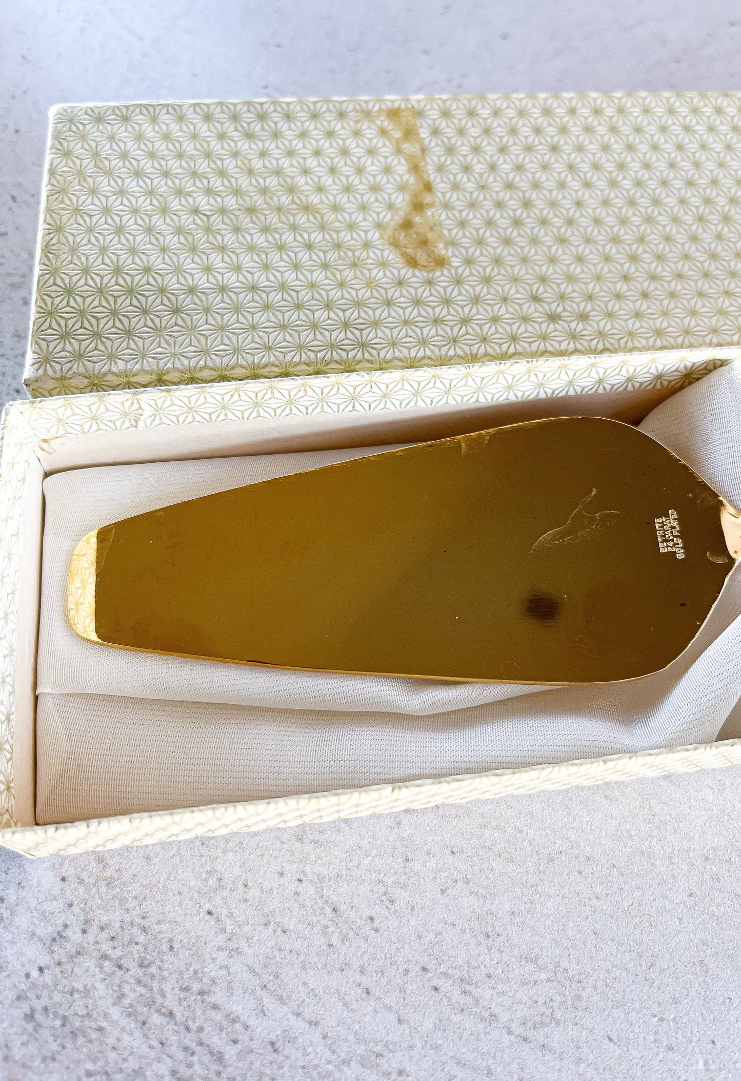 Eetrite 24k Gold-Plated Boxed Cake Server - Pink Floral Medallion - SOSC Home