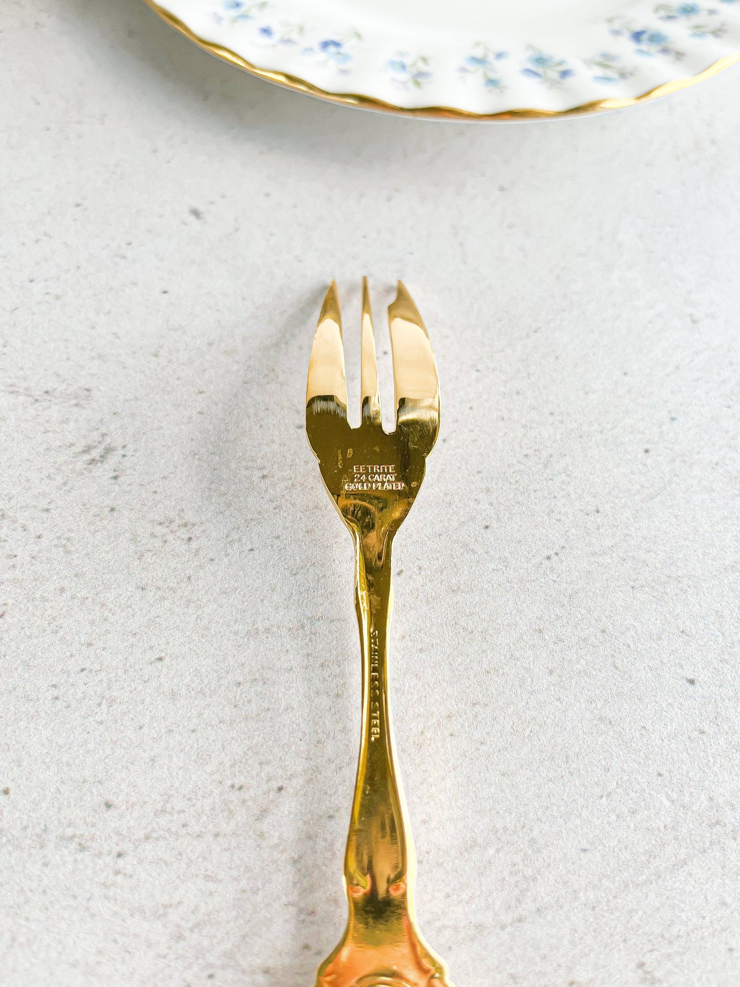 Eetrite 24k Gold-Plated Cake Forks with Blue Floral Medallion - Set of 6 - SOSC Home