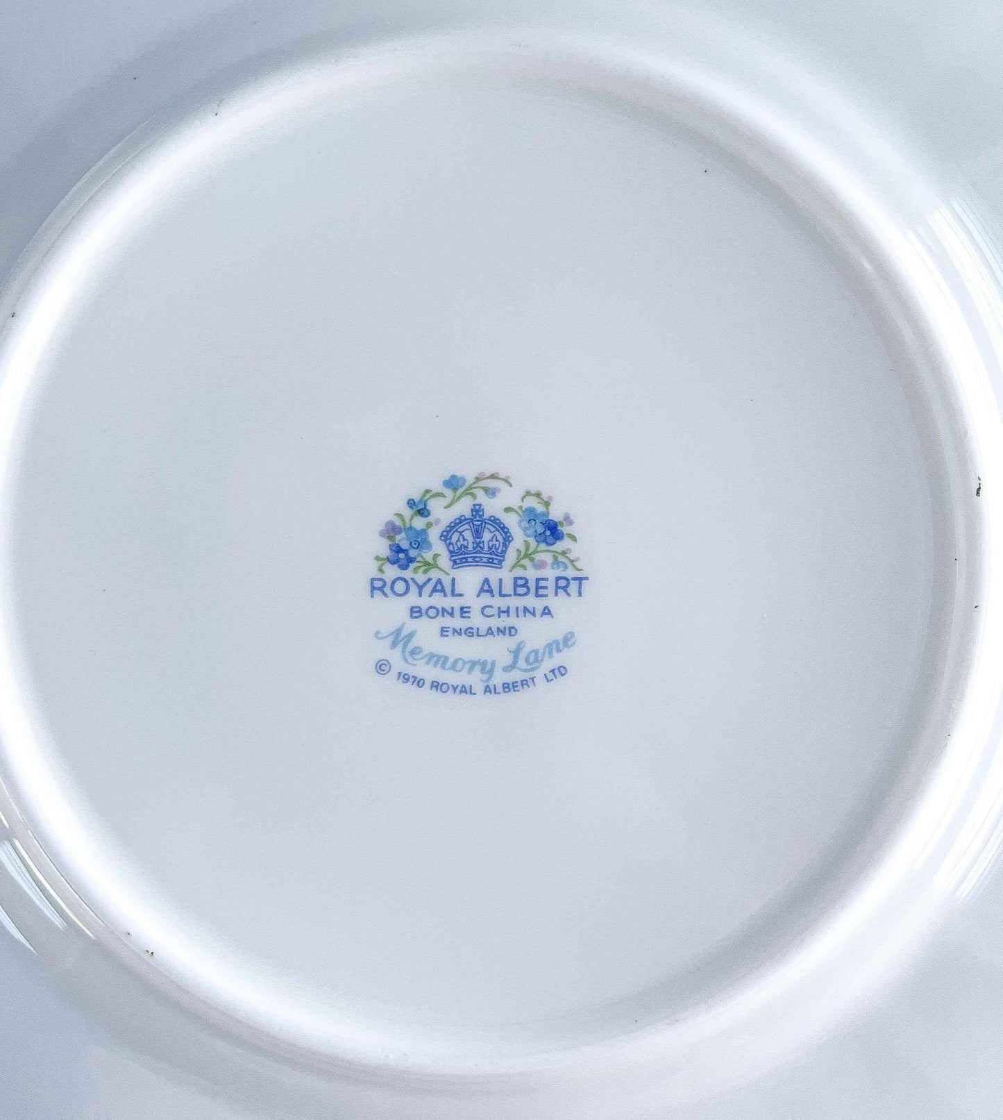 Royal Albert Set of 6 Dinner Plates - 'Memory Lane' Collection - SOSC Home
