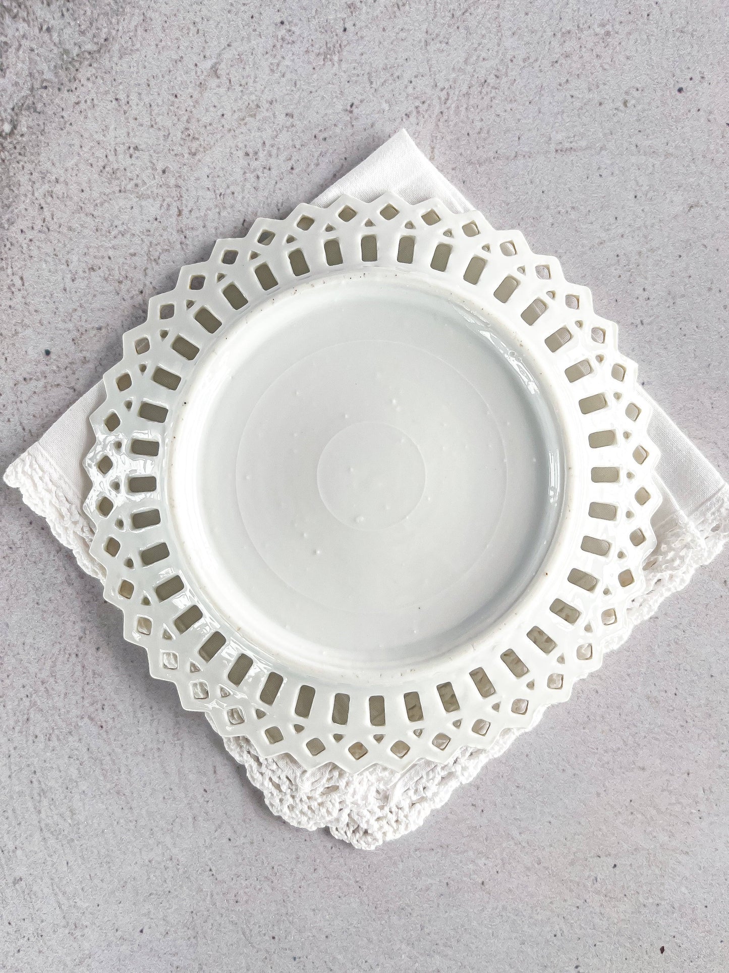 White Ribbon Plate with Intricate Lattice Design - SOSC Home