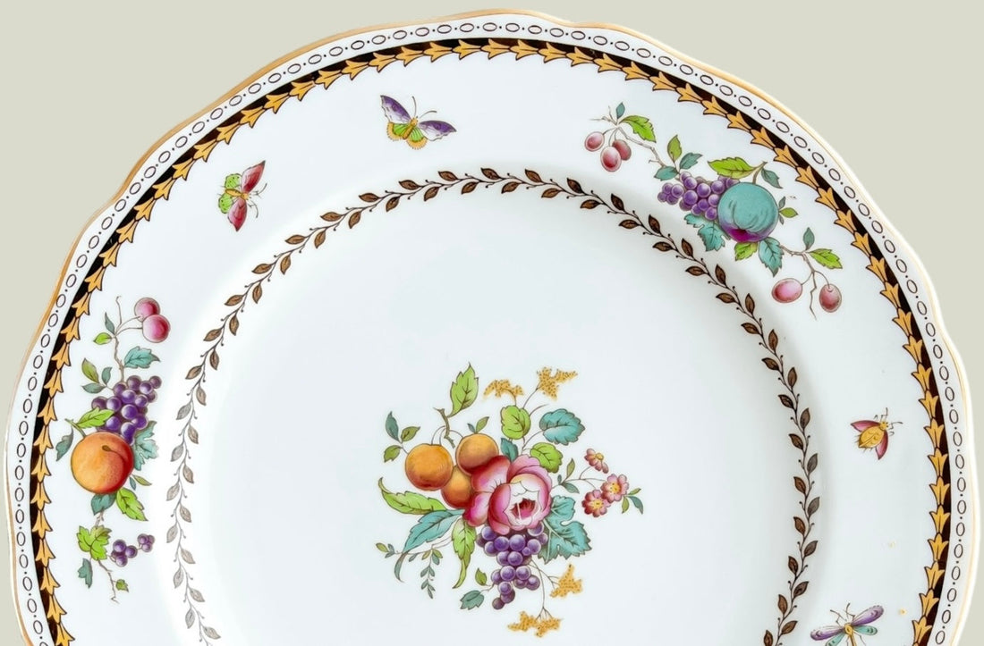 Close-up image of Spode Rockingham Dinner Plate