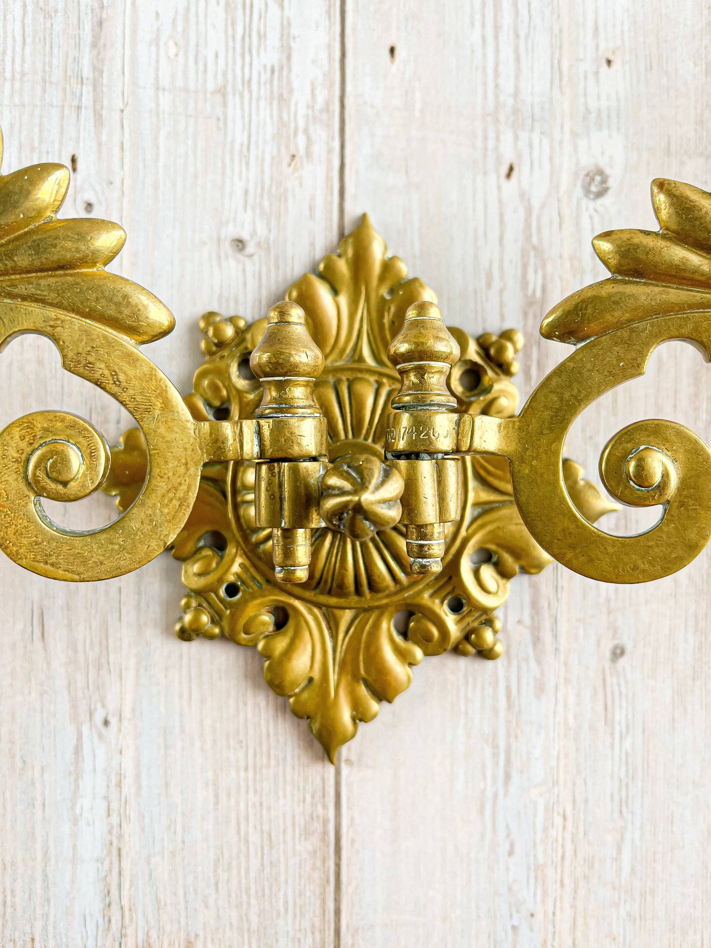 Vintage Brass Wall Sconce with Ornate Detailing - SOSC Home