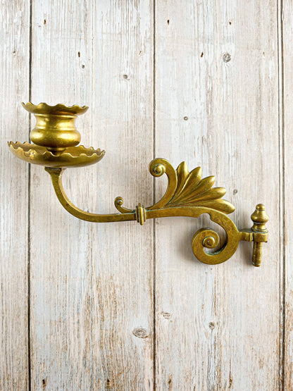Vintage Brass Wall Sconce with Ornate Detailing - SOSC Home