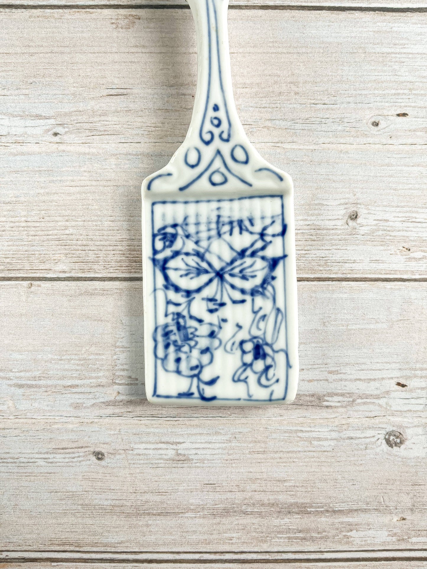 Porcelain Kitchen Utensil - ‘Blue Onion’ Pattern - SOSC Home