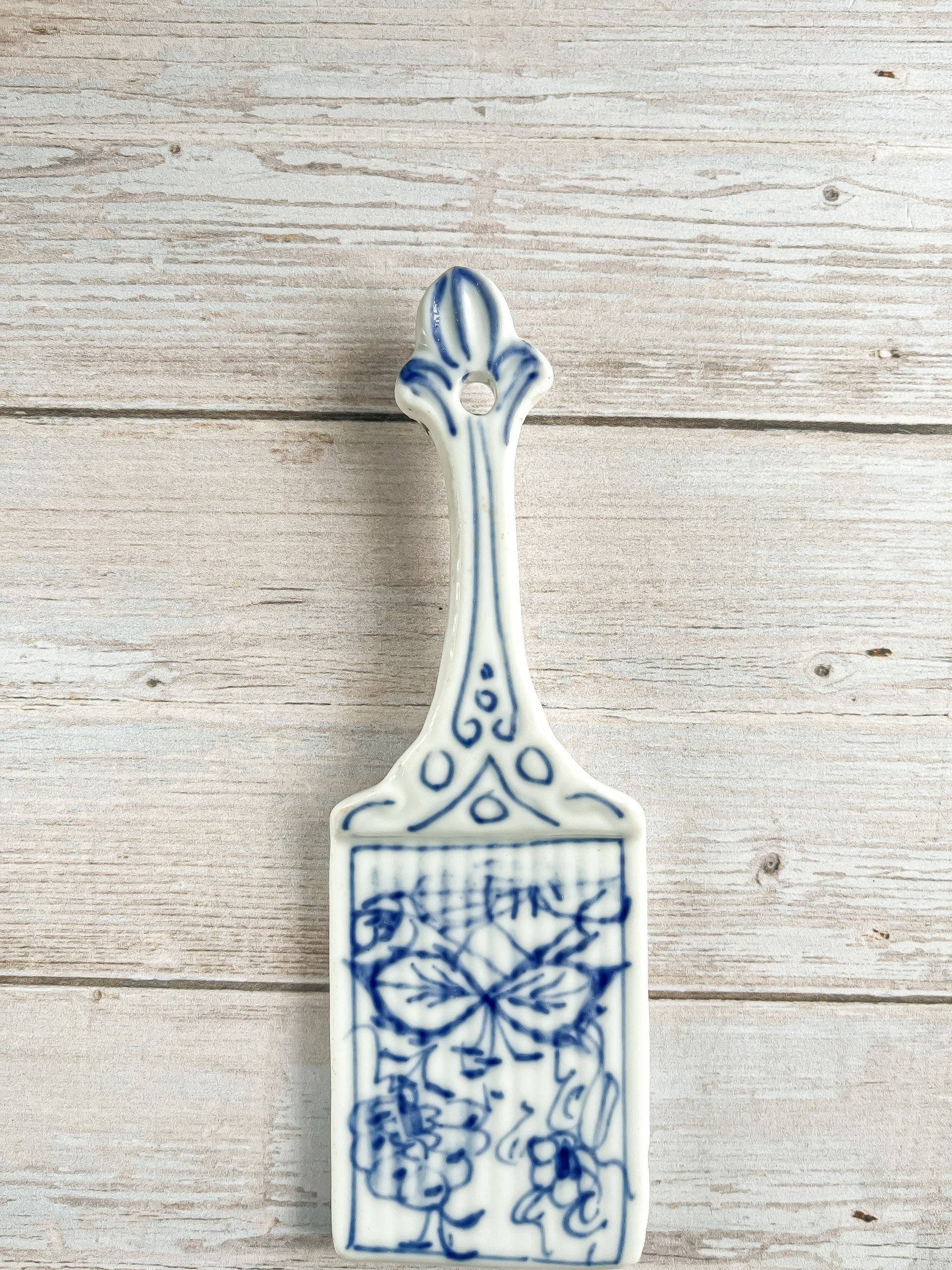 Porcelain Kitchen Utensil - ‘Blue Onion’ Pattern - SOSC Home