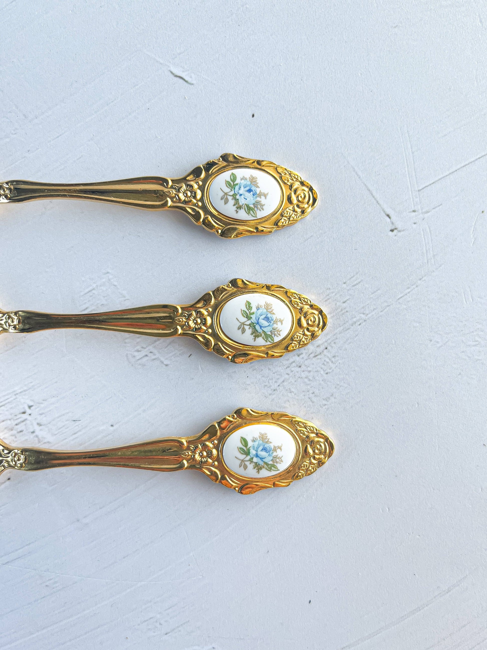 Eetrite 24k Gold-Plated Teaspoon with Blue Floral Medallion - SOSC Home