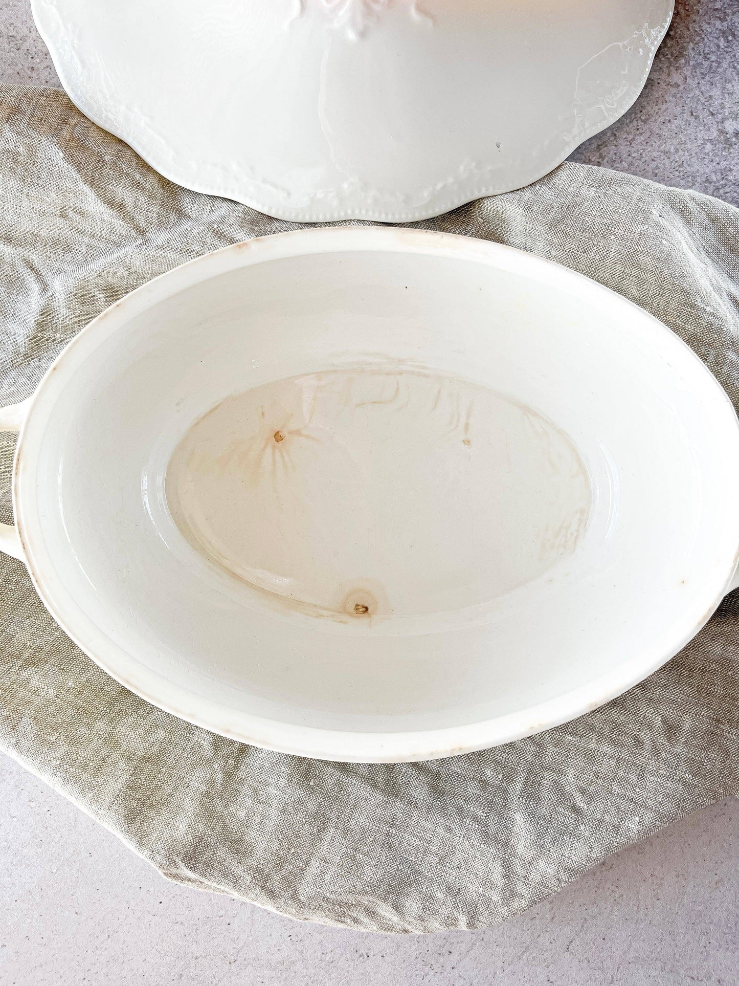 Alfred Meakin White Ceramic Covered Vegetable Tureen - SOSC Home
