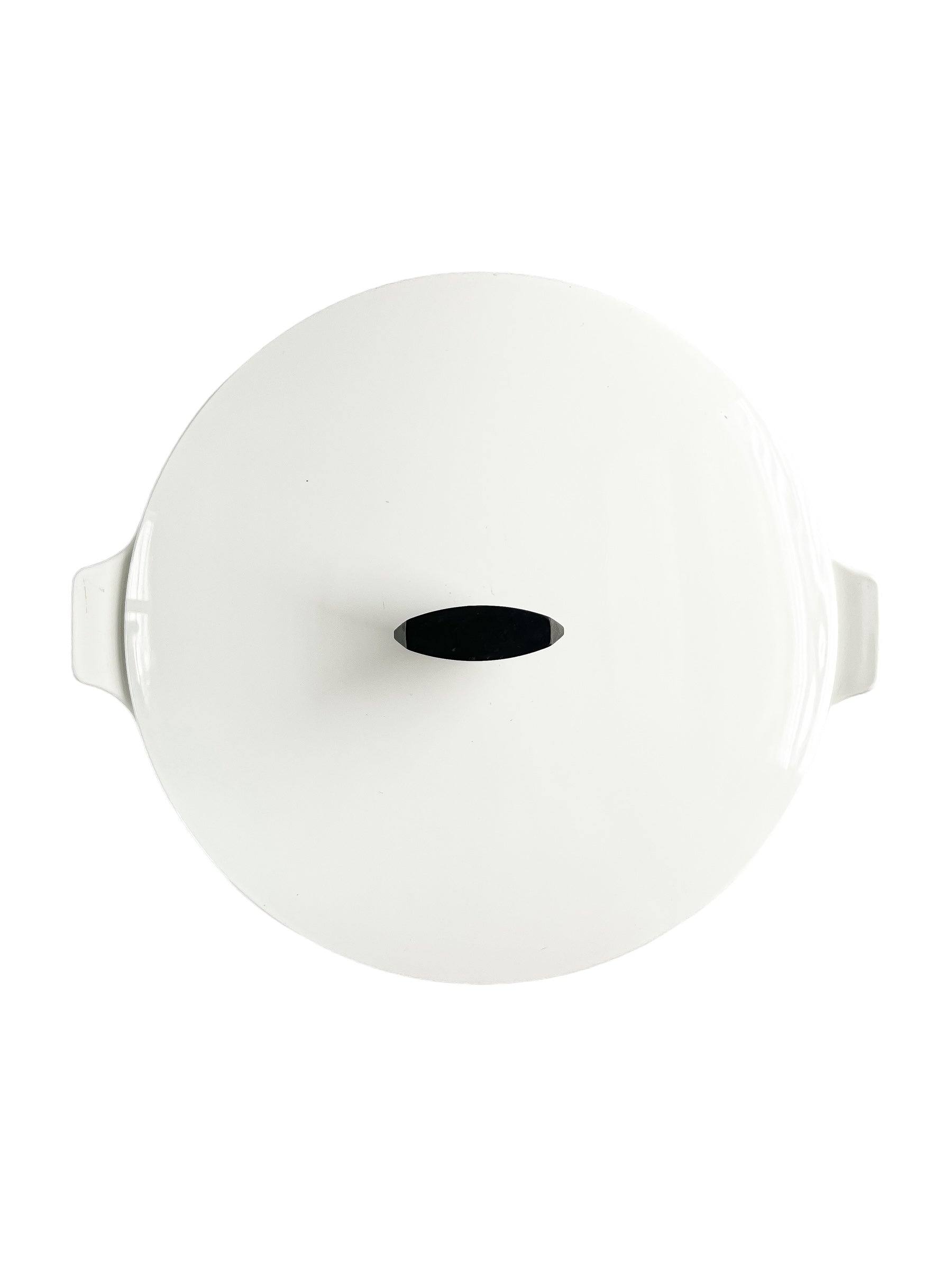 CorningWare White Narrow Rim Skillet with Lid (B-10) - 'Centura' Collection - SOSC Home