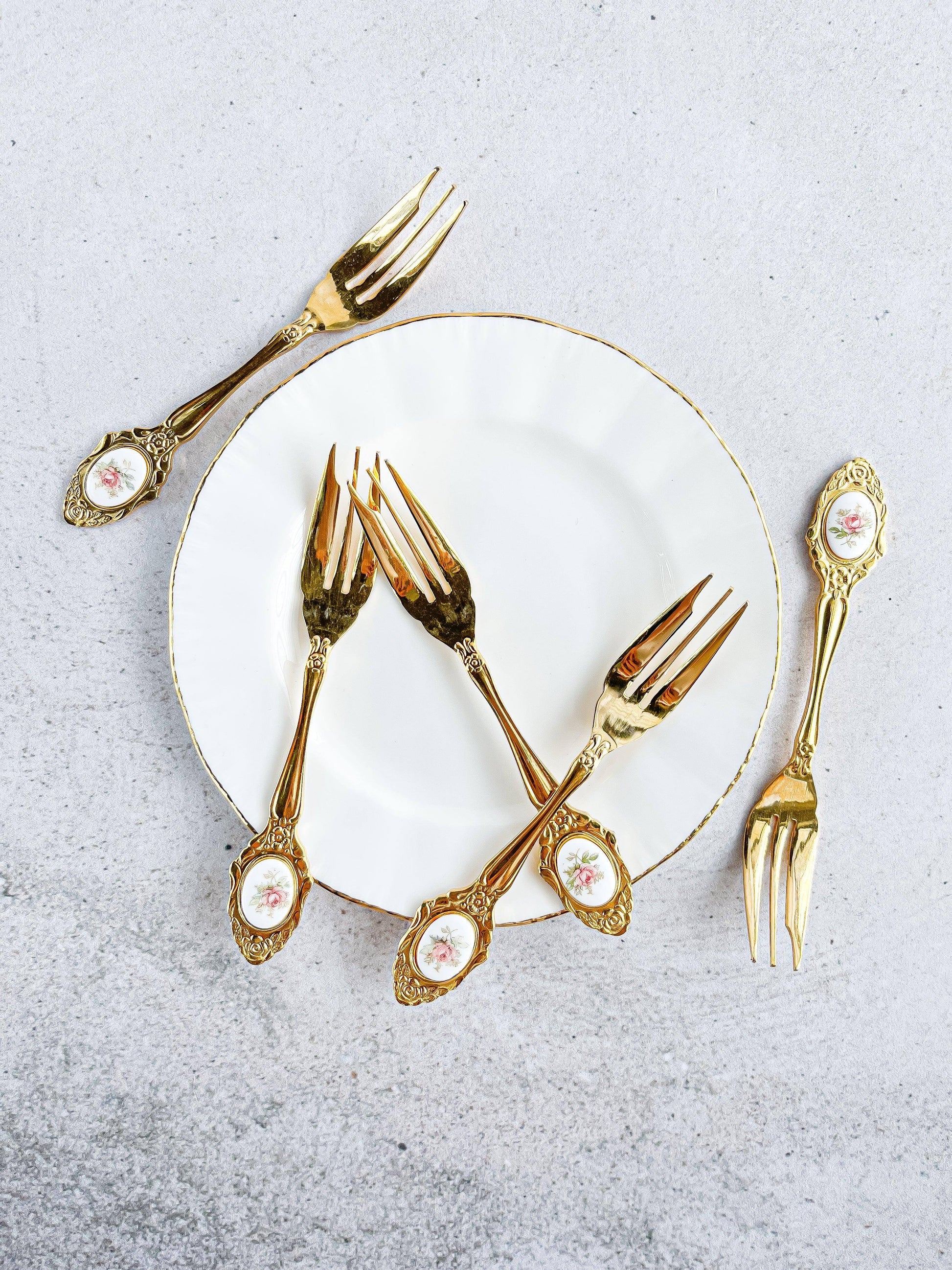 Eetrite Individual Gold Plated Cake Forks - SOSC Home