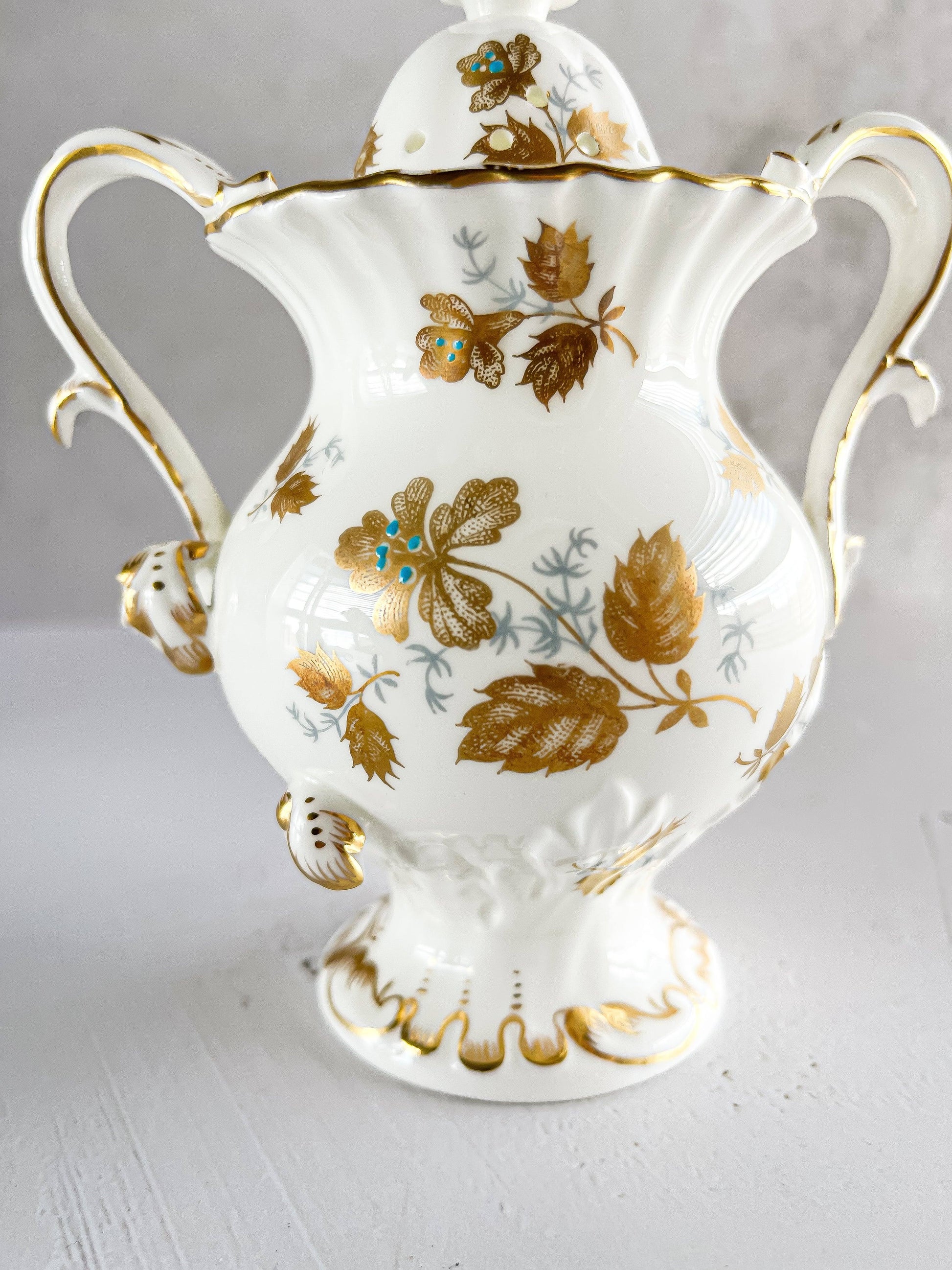 Elegant Coalport Porcelain Potpourri Jar & Lid with Gold Accents - SOSC Home