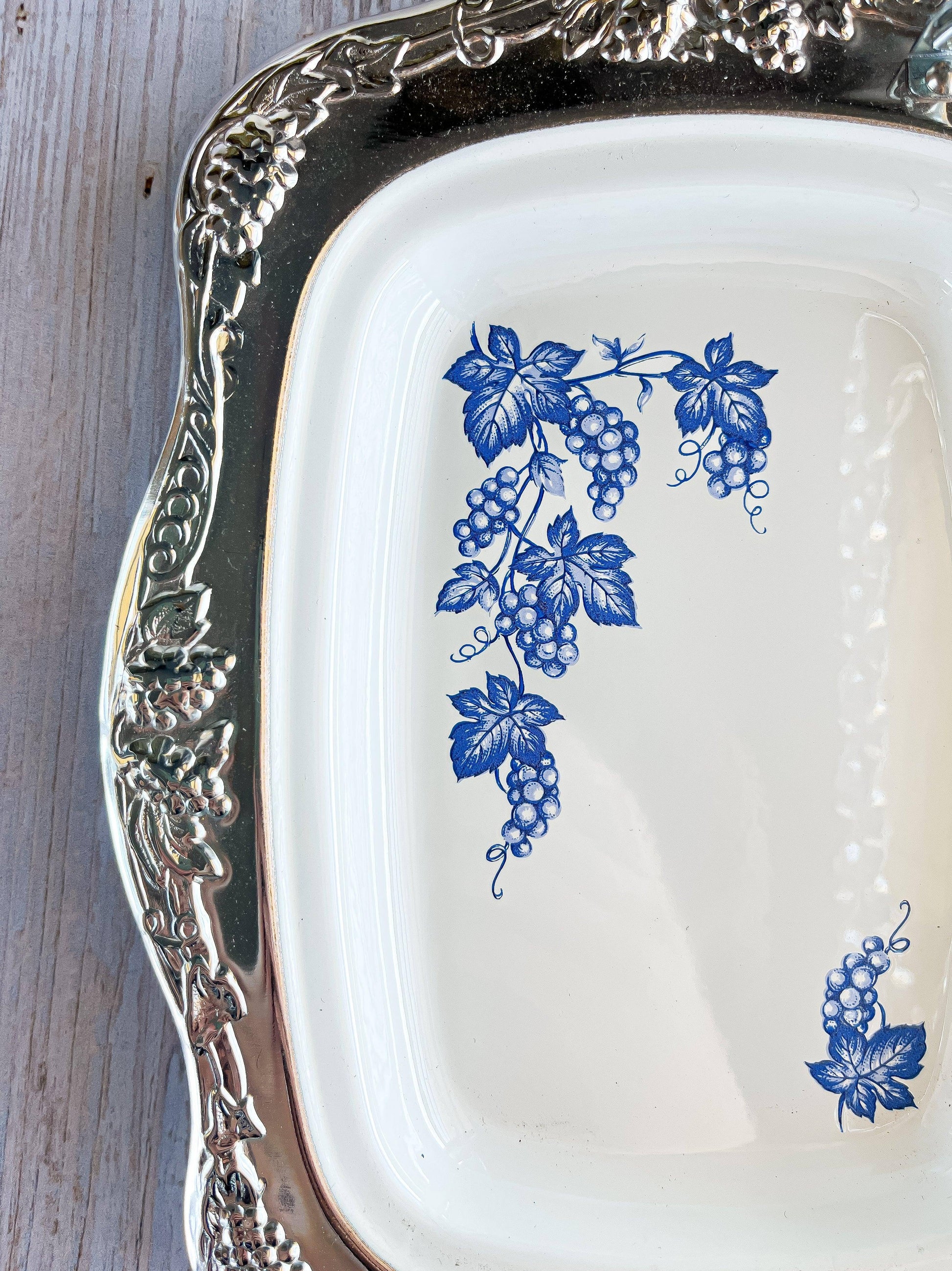 Elegant Dual-Compartment Serving Tray with Ceramic Dishes - Blue Grapevine - SOSC Home