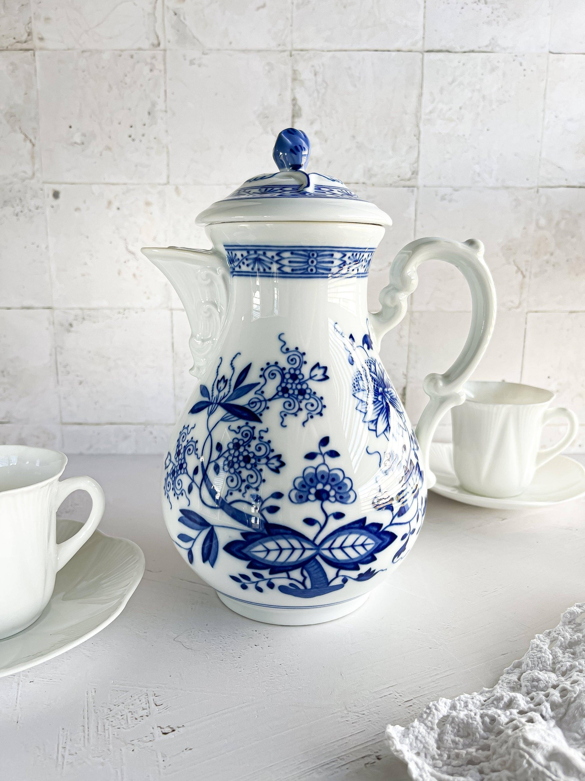 Hutschenreuther Large Coffee Pot - Blue Onion (Blau Zwiebelmuster) Design - SOSC Home