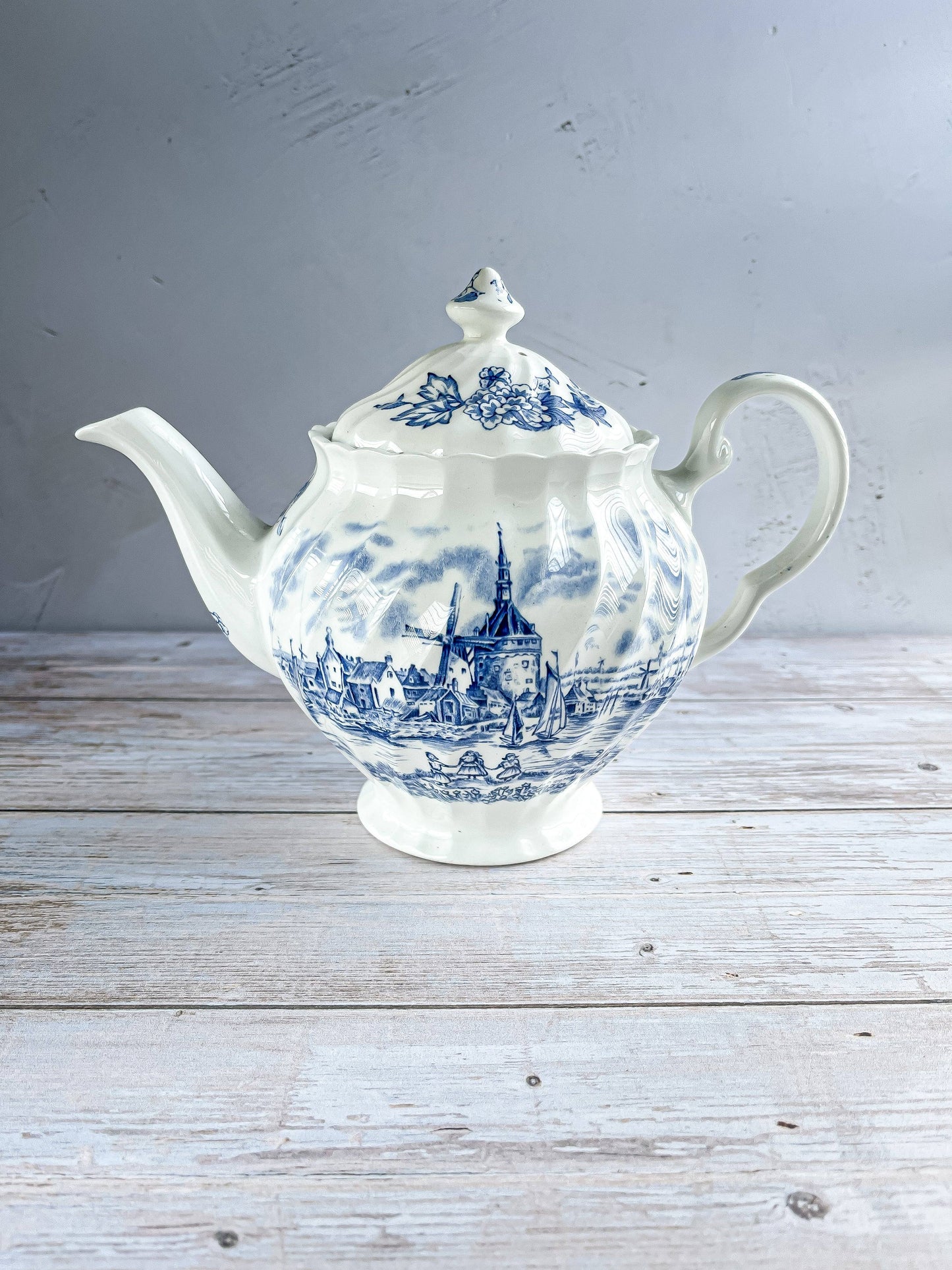 Johnson Bros Teapot - ‘Tulip Time’ in Blue Collection - SOSC Home