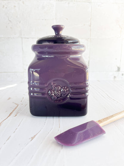 Le Creuset Stoneware Jam Jar with Spreader - Berry Design - SOSC Home