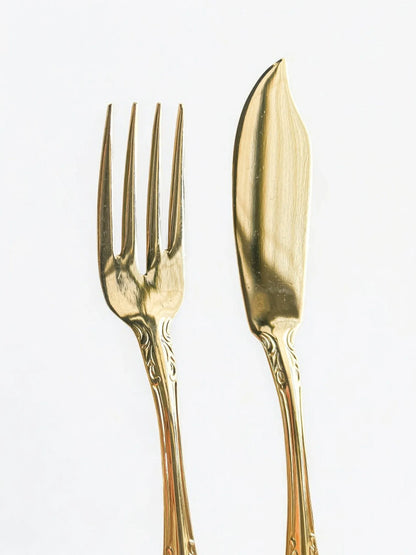 Oneida Set of 6 Gold-Plated Fish Cutlery – 6 Forks & 6 Knives | ‘Golden Malmaison’ Pattern - SOSC Home