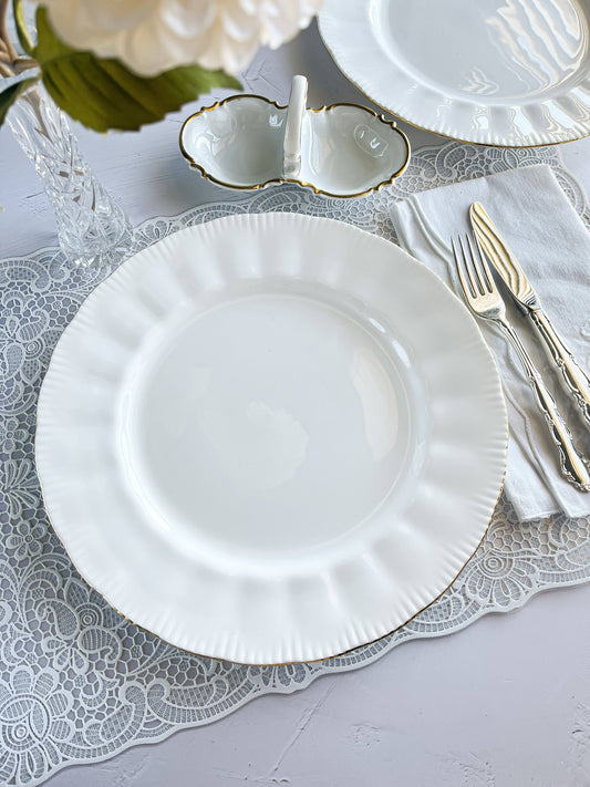 Paragon Dinner Plate Set of 6 - Unnamed Pattern with Gold Trim - SOSC Home