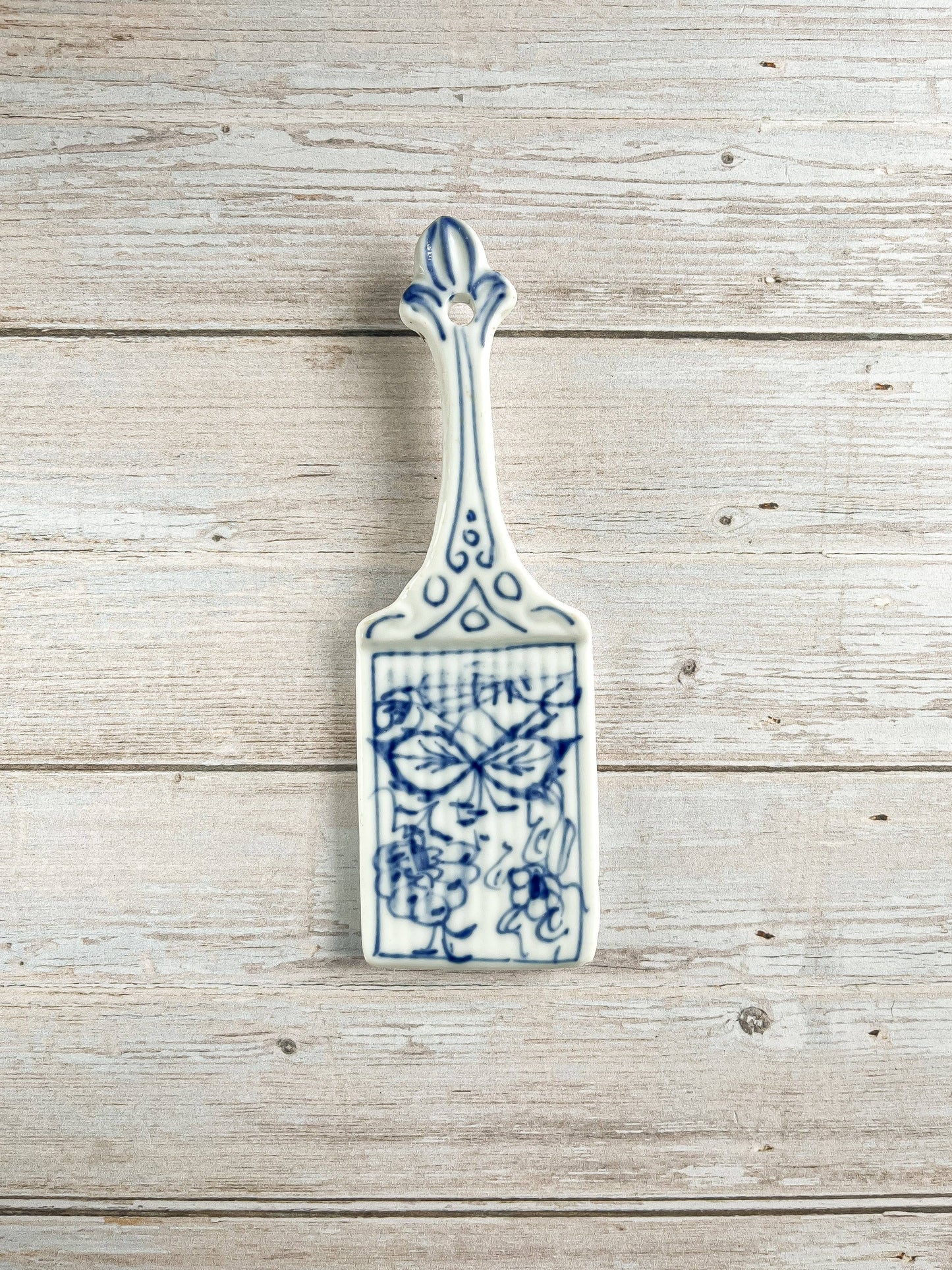 Porcelain Kitchen Utensil - ‘Blue Onion’ Pattern - SOSC Home