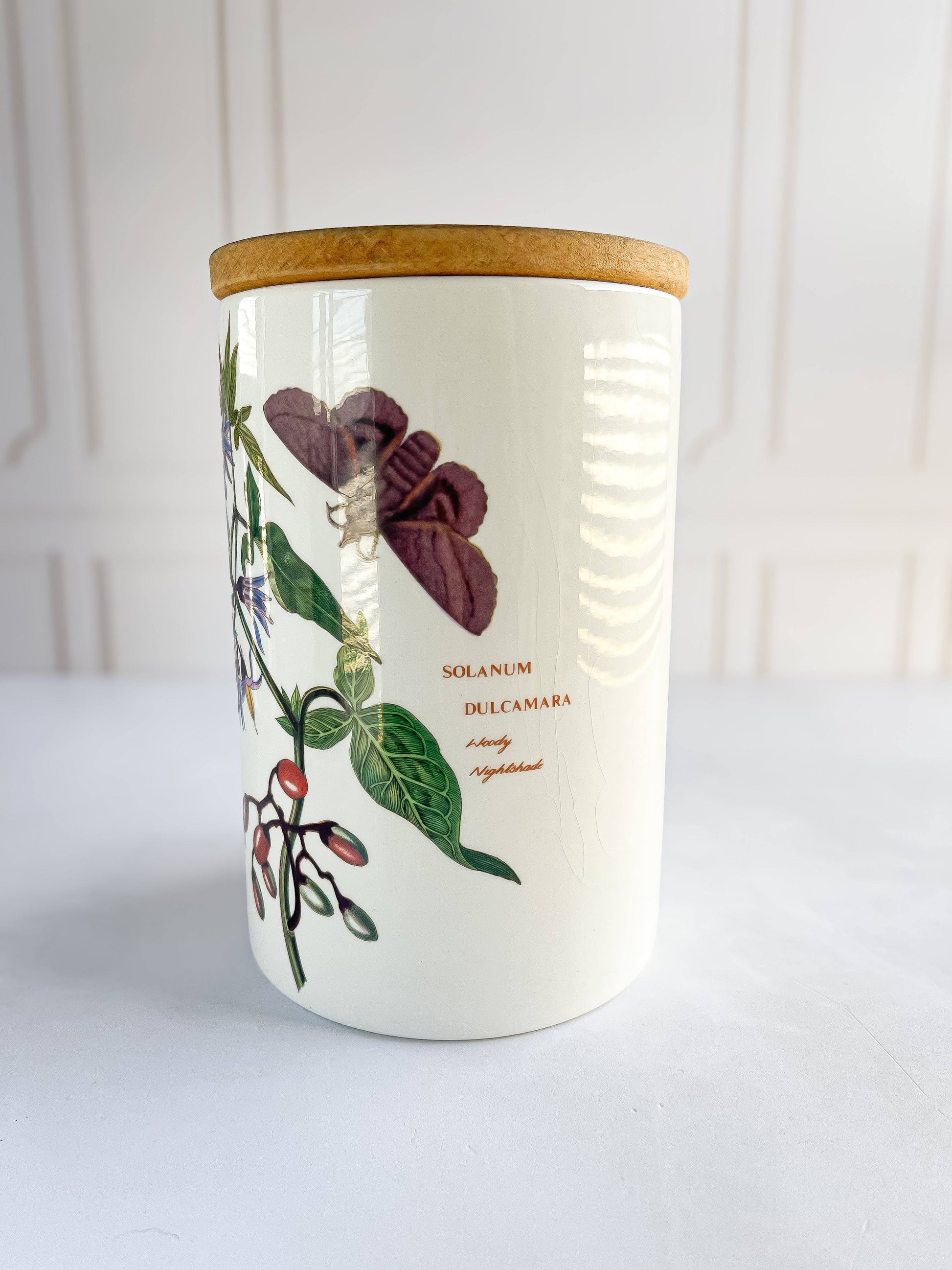 Portmeirion Botanic Garden Storage Jar with Wooden Lid – ‘Woody Nightshade’ Design - SOSC Home