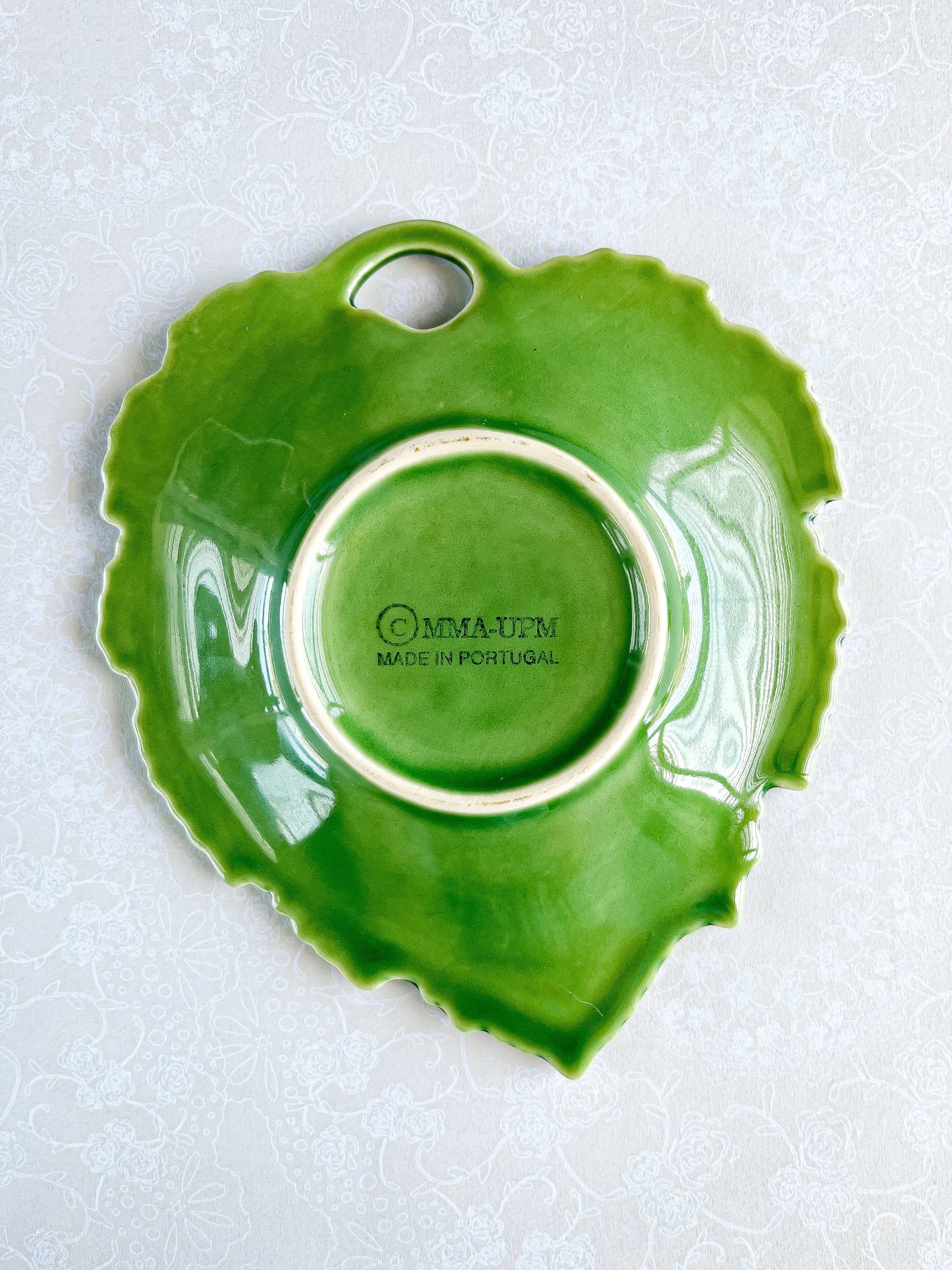 Portuguese Green Majolica Leaf All-Purpose Dish – MMA-UPM Collaboration - SOSC Home