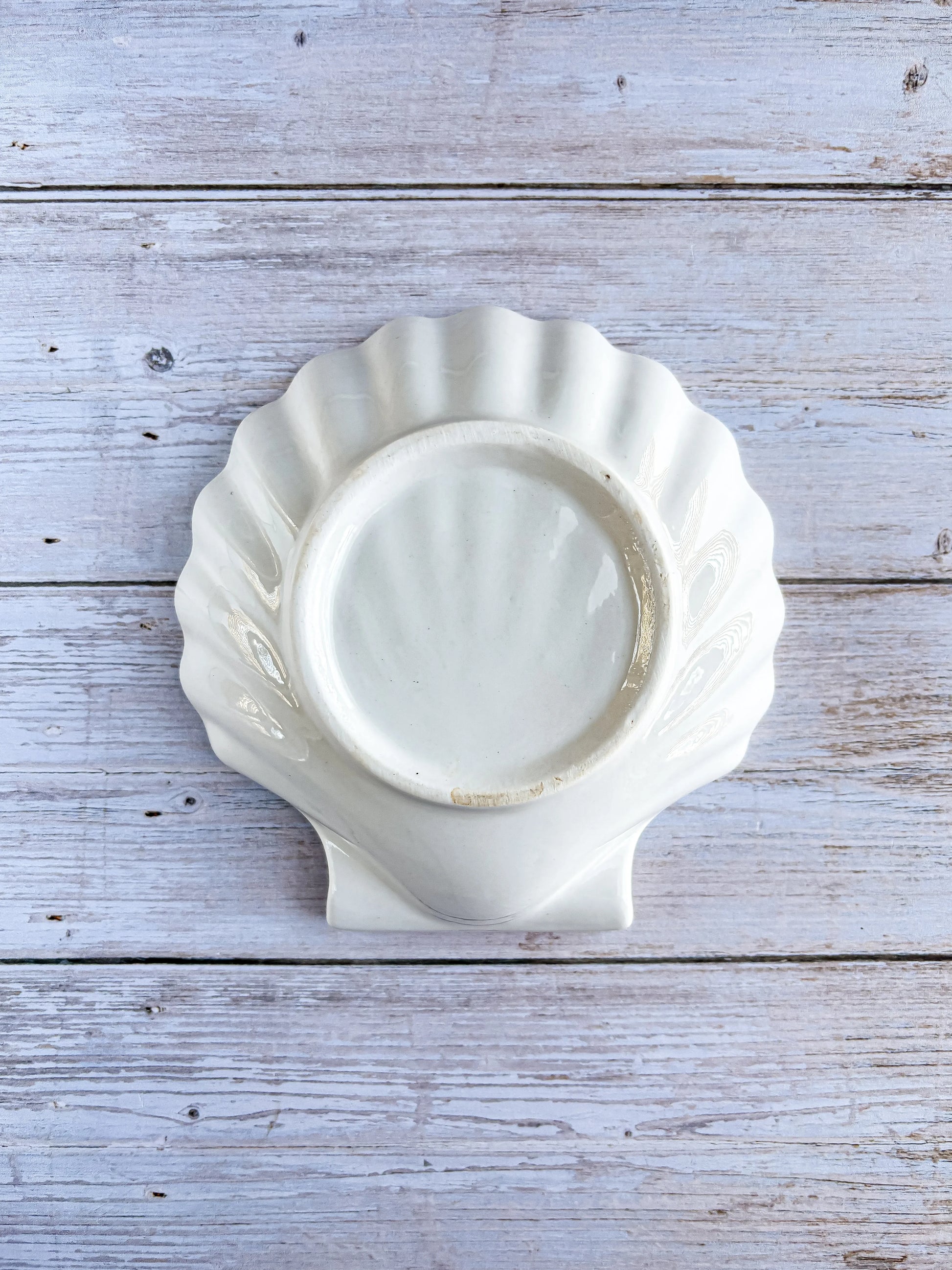 Shell-Shaped Ceramic Dish | White Glaze - SOSC Home