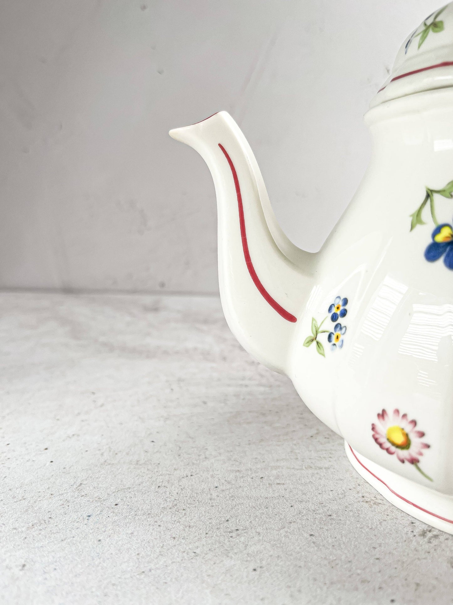 Villeroy & Boch 1L Teapot – ‘Petite Fleur’ Collection - SOSC Home