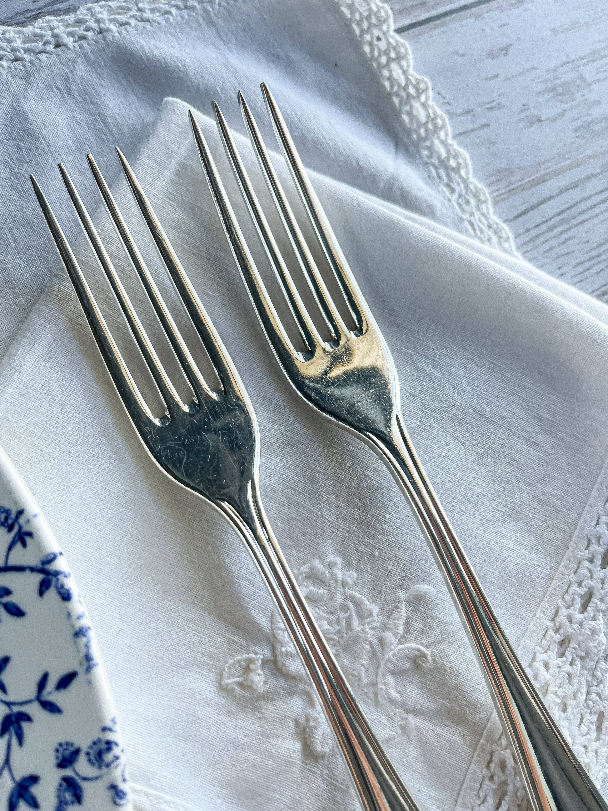 Viners of Sheffield Dinner Fork - Outlined Pattern - SOSC Home