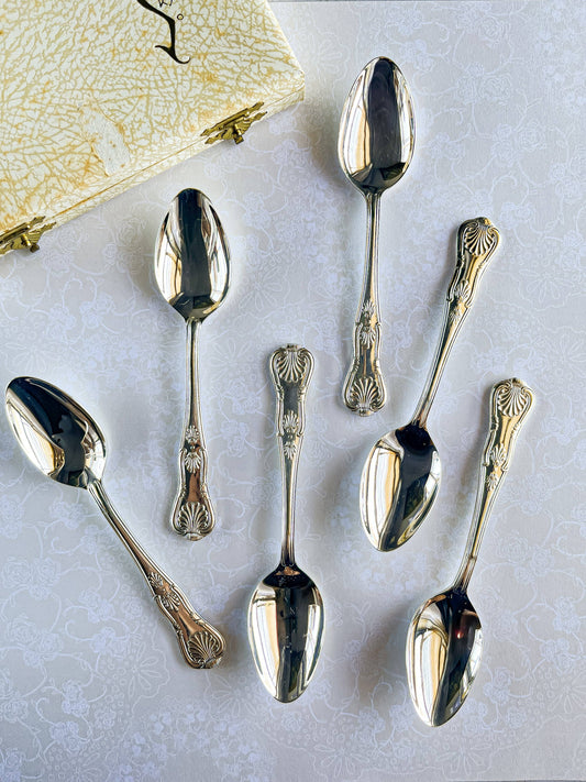 Viners of Sheffield Set of 6 Boxed Teaspoons – 'Kings Royale’ Pattern - SOSC Home