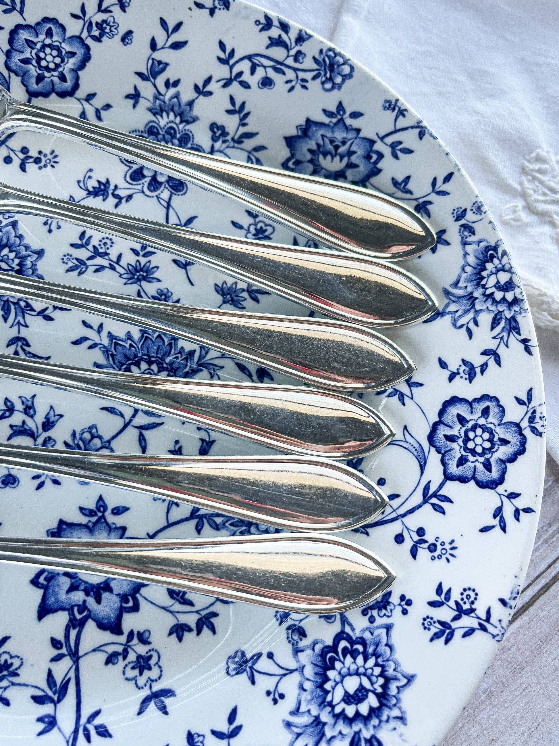 Viners of Sheffield Set of 6 Dinner Forks - Outlined Pattern - SOSC Home