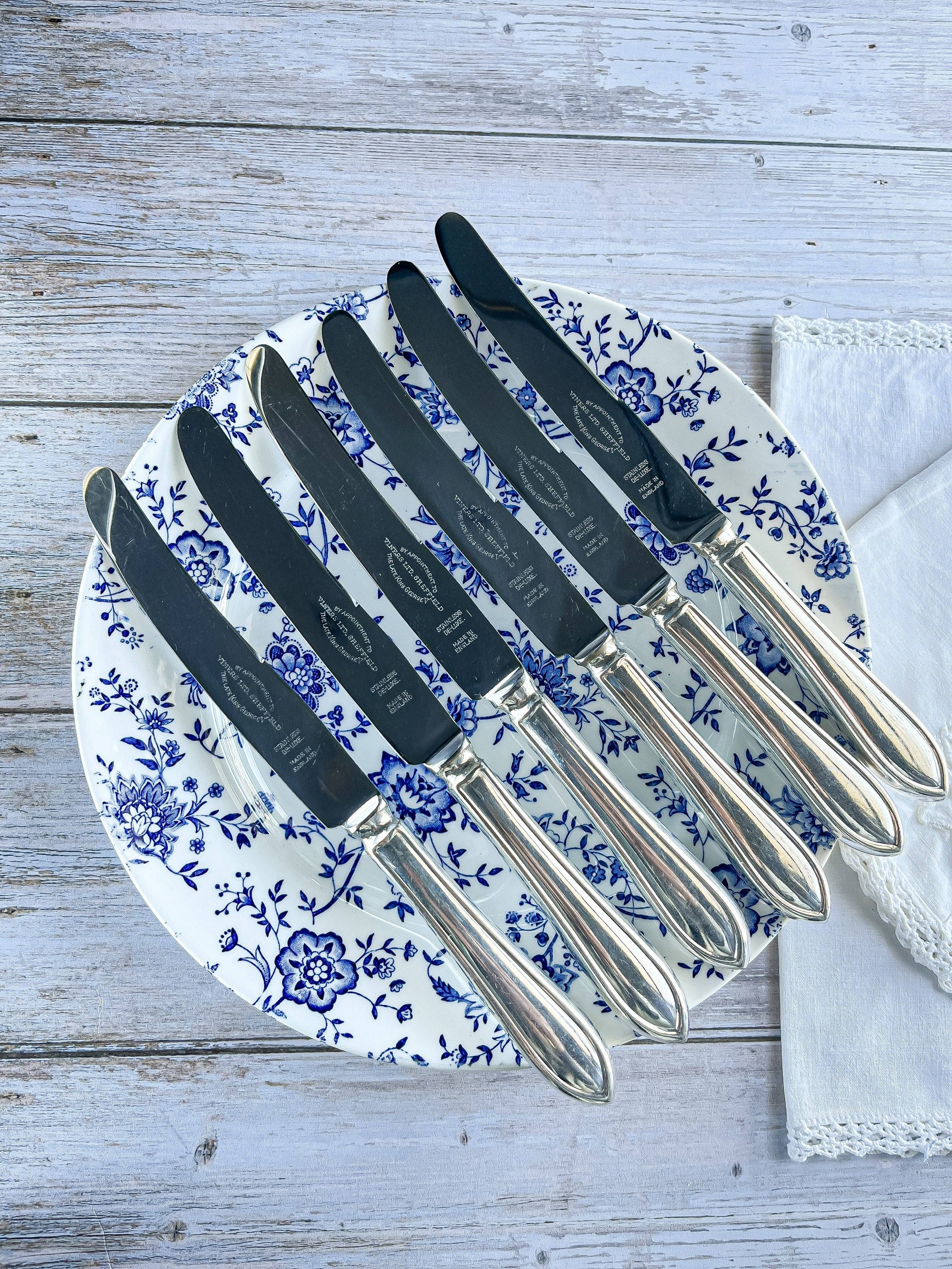 Viners of Sheffield Set of 6 Dinner Knives - Outlined Pattern - SOSC Home