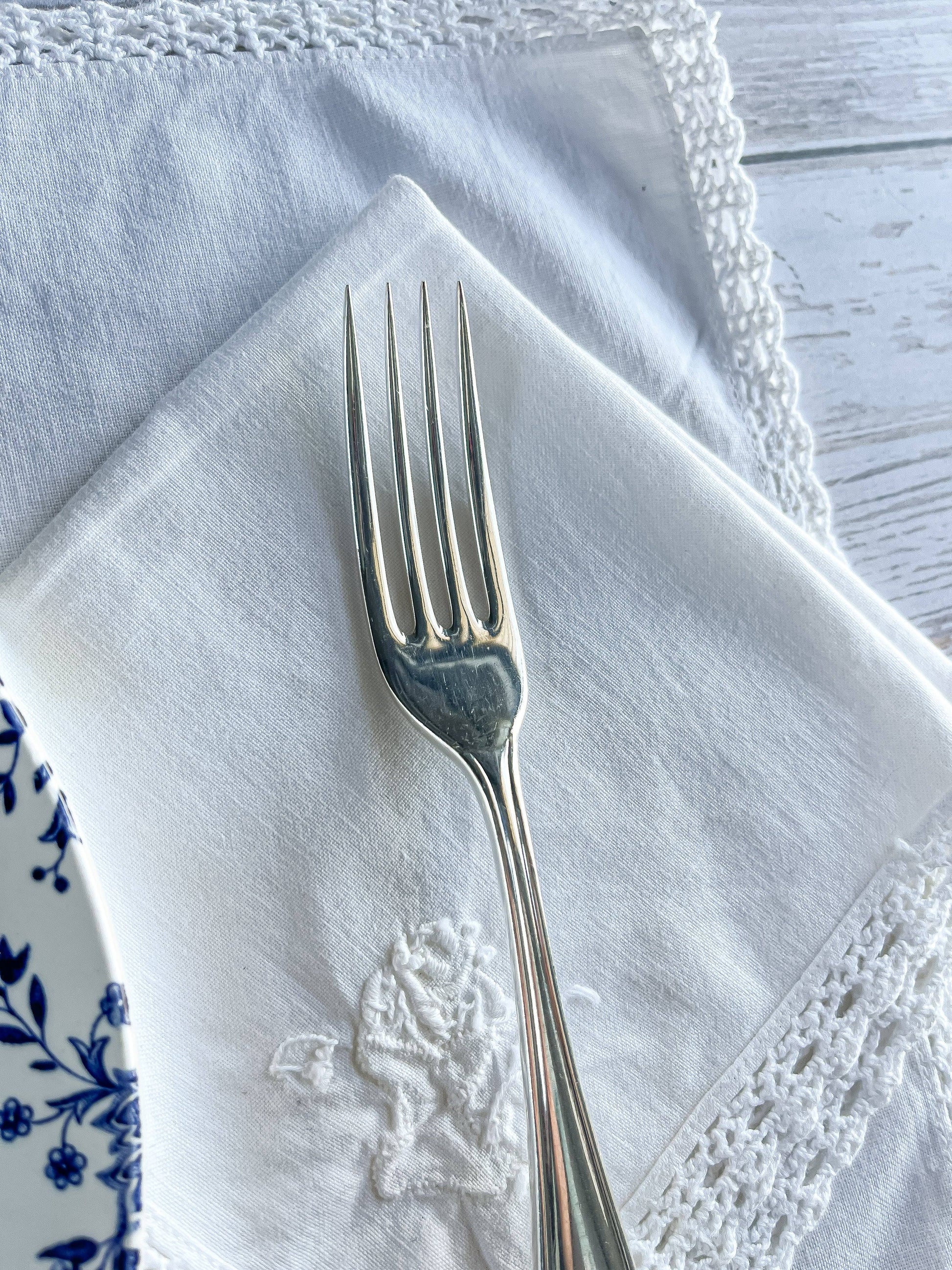 Viners of Sheffield Set of 6 Luncheon Forks - Outlined Pattern - SOSC Home