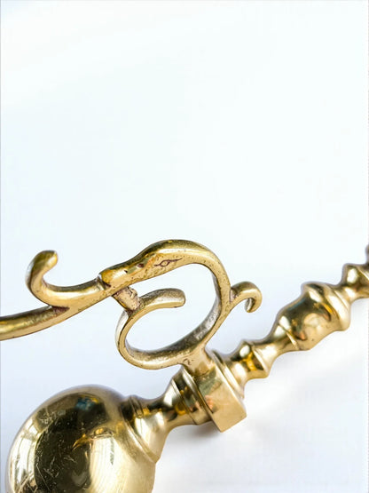 Vintage Solid Brass Wall Sconce with Swan Motif - SOSC Home