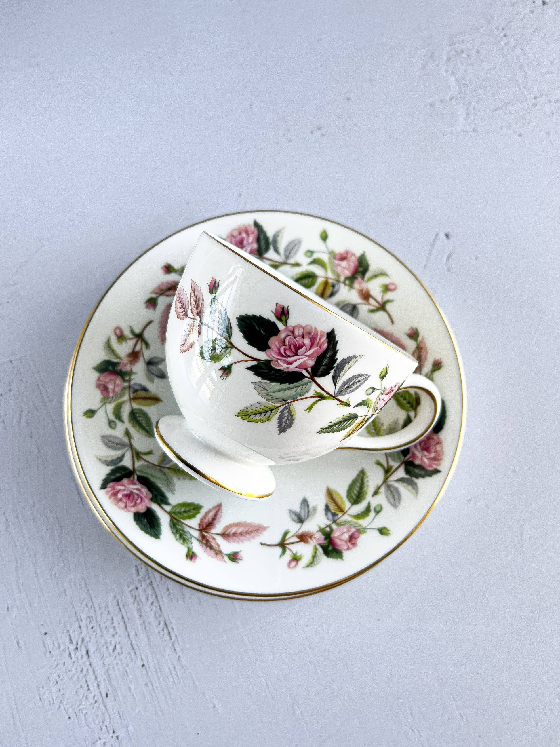 Wedgwood 22-Piece Tea Service - 'Hathaway Rose' Collection - SOSC Home