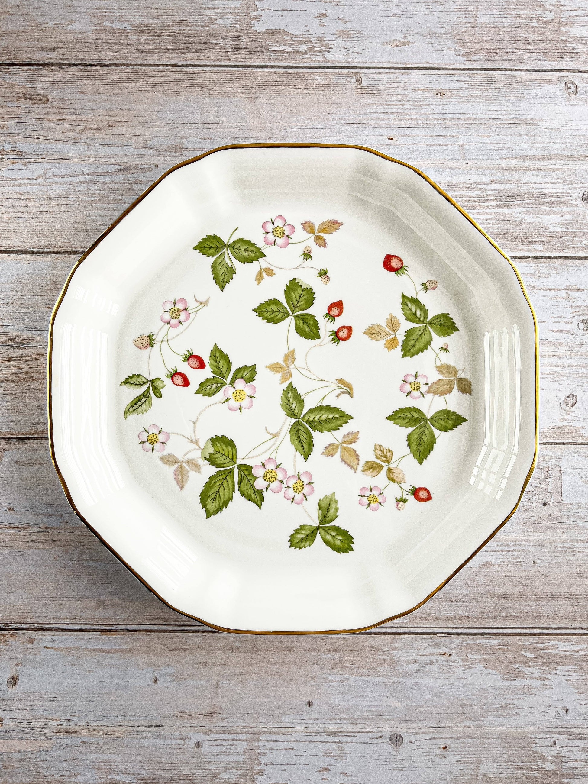 Wedgwood 25cm Octagonal Dish - ‘Wild Strawberry’ Collection - SOSC Home