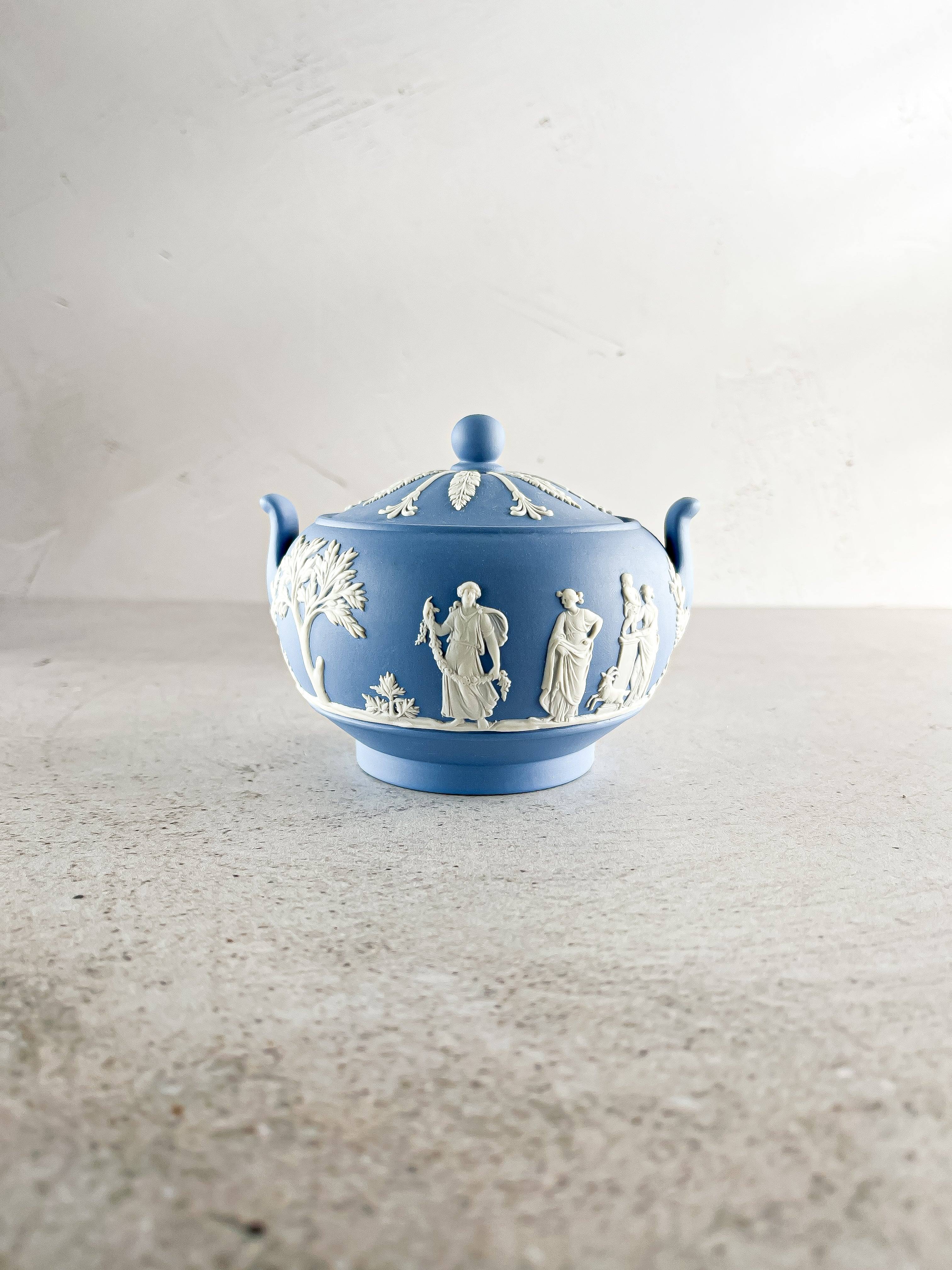 Wedgwood Mikado - retailer Home - Blue Casserole Dish + Lid 1995