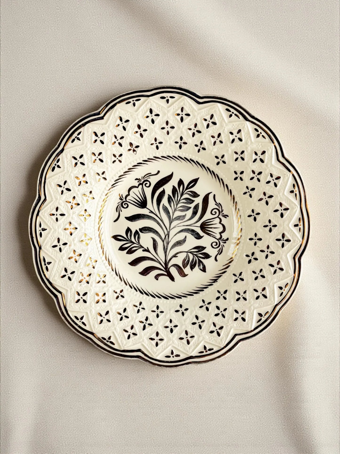 Wedgwood Queen’s Ware Salad/Dessert Plate | Pattern E5522 - SOSC Home